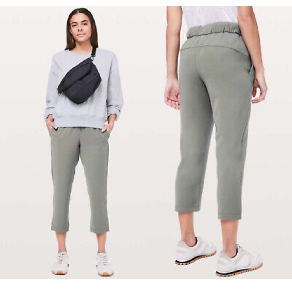 NWT Lululemon On the fly crop size 6